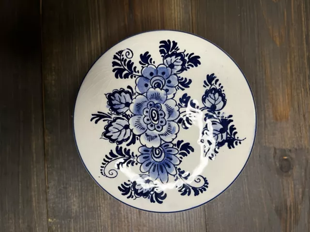 5" Vintage Delft hand painted delft blue trinket box, Floral