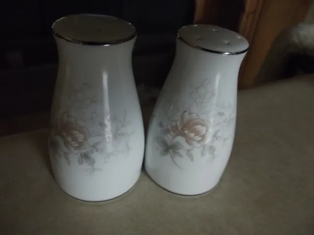 Noritake Chambray salt and pepper shakers 1 available