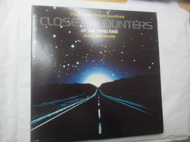 LP 33 T  Close Encounters of the Third Kind  Music by John Williams