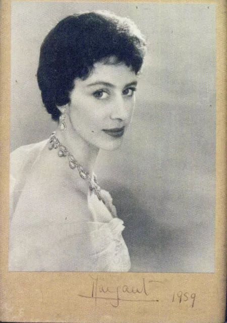 PRINCESS MARGARET Signed Photograph - British Royalty - preprint
