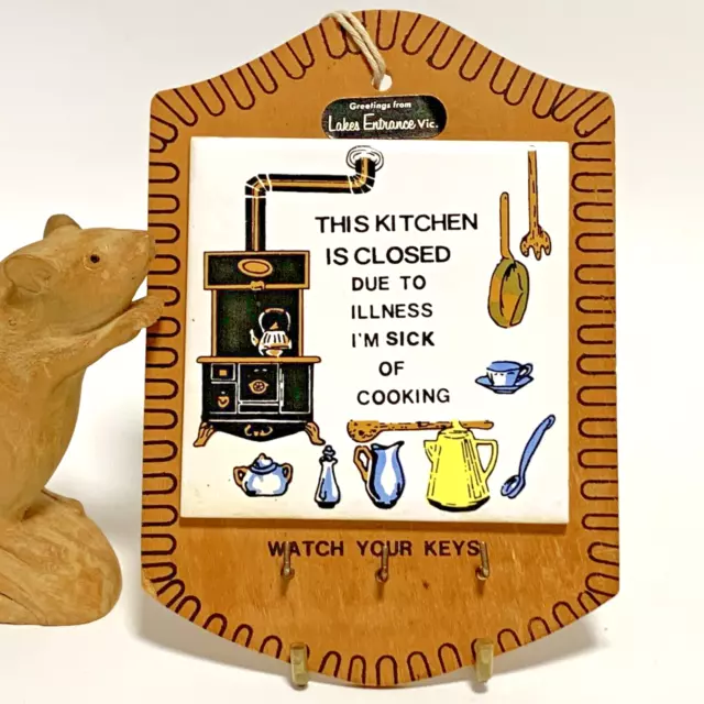 https://www.picclickimg.com/Zg0AAOSwed5lF8o~/Vintage-60s-Novelty-KEY-HOLDER-Kitchen-is.webp