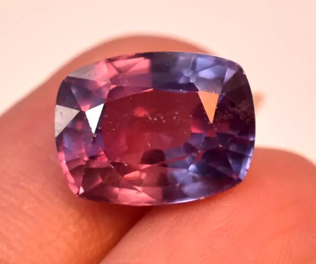 Changement de couleur naturel 8,05 CT Forme d'émeraude alexandrite...