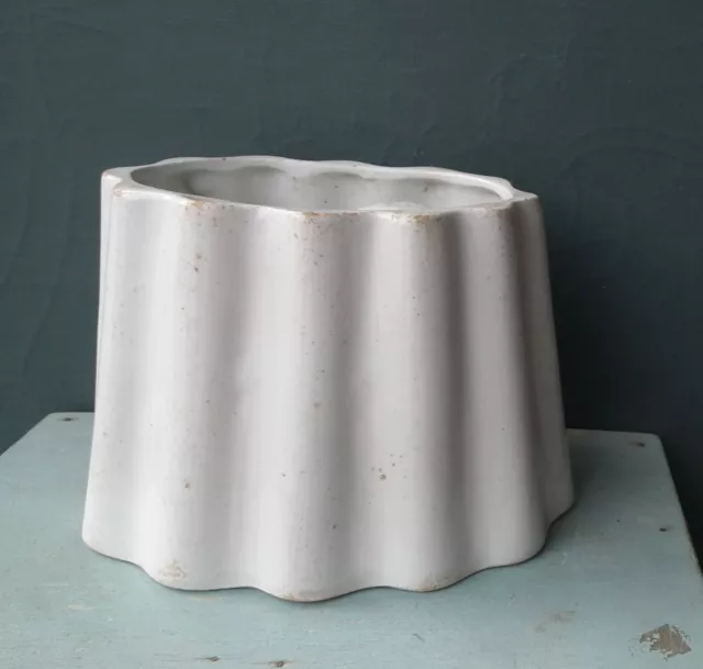 Antique lion jelly mould Victorian kitchenalia white ceramic stoneware ironstone