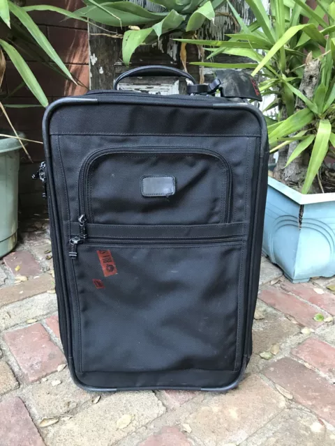 Tumi Alpha 2 wheel, 22” expandable carry-on Luggage. Good condition.