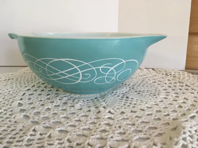 Vintage 1959 Pyrex Turquoise Scroll 443 Cinderella Bowl 2 1/2 QT Promotional