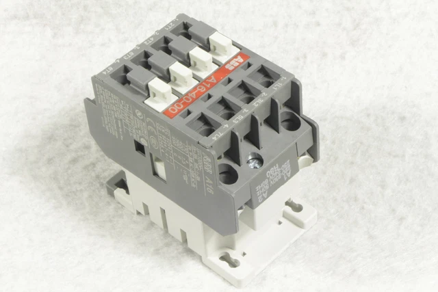 1PCS Neu IN Karton ABB Schütz A16-40-00 220V (A164000220V)
