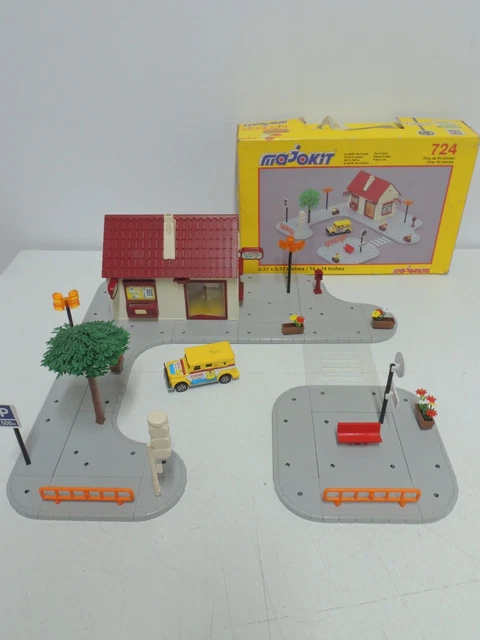 Majokit 7402 poste de police majorette avec vehicule