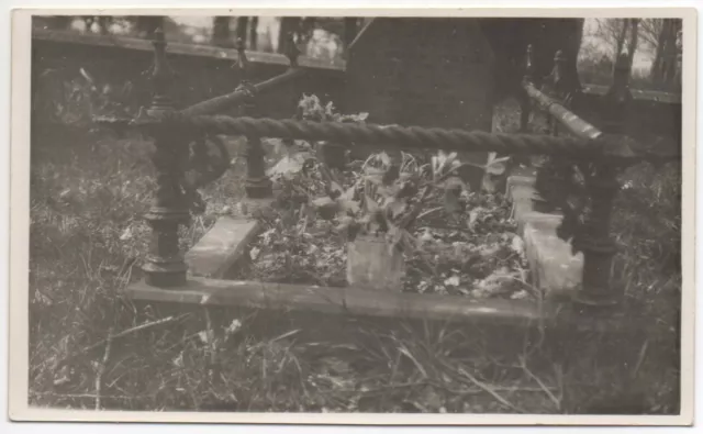 581 RPPC Memorial Tumba Piedra Parcela Flores Grace Cross William & Jane Fenton