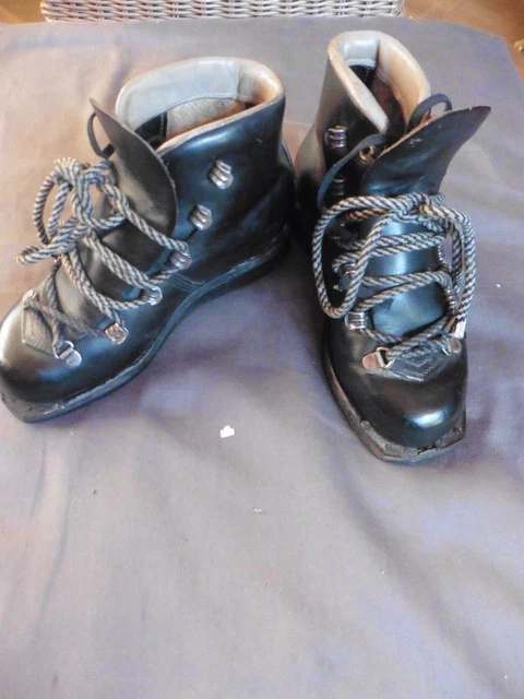 VINTAGE Alte Leder Skischuhe Wanderschuhe DEKO für Holzski ELITE