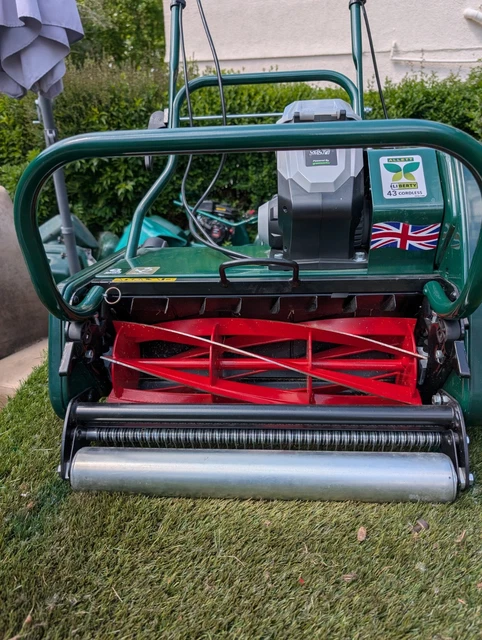 USED ONCE ALLETT Liberty 43 Cylinder Mower Battery Powered