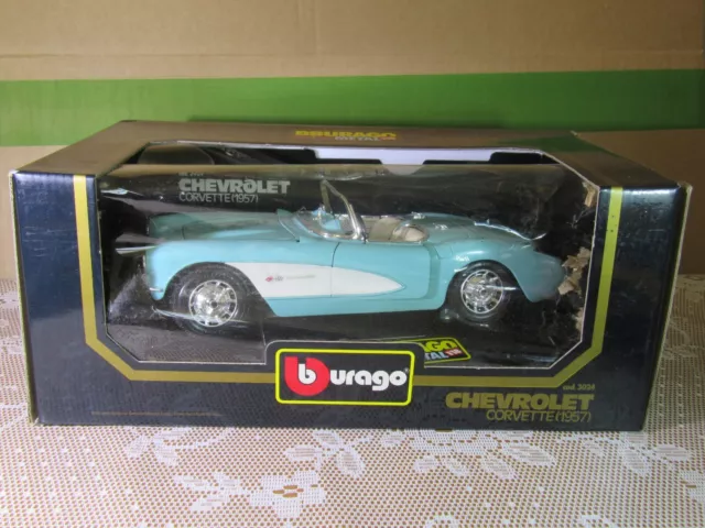 512Y Burago 3024 Italie Chevrolet Corvette C1 Cabriolet 1957 Bleu 1:18 + Boite