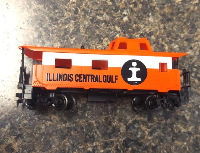 TYCO HO scale ILLINOIS CENTRAL GULF CABOOSE