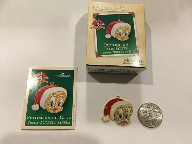 New Hallmark Keepsake Christmas Mini Ornament Putting On The Glitz 2004 Qxm5111 3