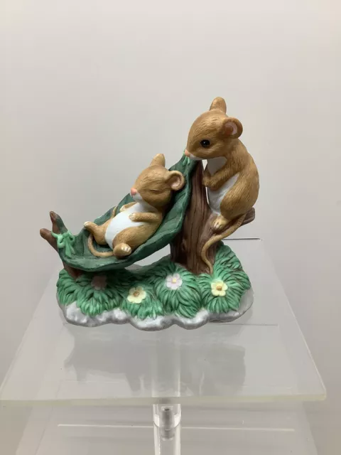 Home Interiors Naptime porcelain figurine mice #14751-98 4.75”T