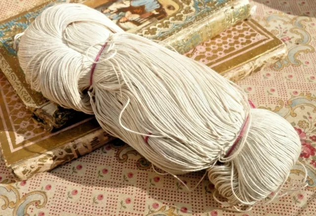 Mercerie ancienne, ANCIEN ECHEVEAU DE LIN POUR DENTELLE de 60 gr
