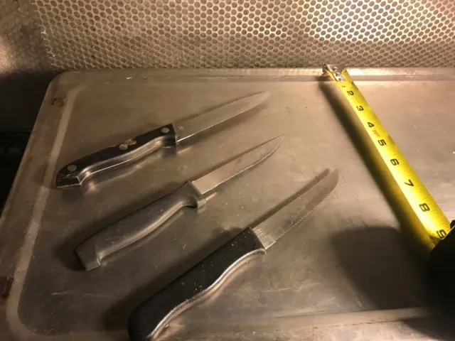 LOT OF 3 knifes and 4 restaurant serving tongs - NEED THIS SOLD - SEND OFFER?