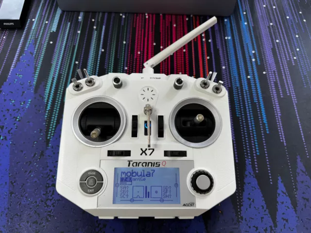 FrSky Taranis Q X7 - 2,4GHz 16-Kanal Fernsteuerungssender mit Tasche - Weiss