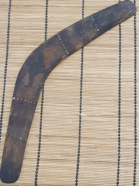 Boomerang australiano aborigeno antico/vintage firmato e decorato tribù Latji