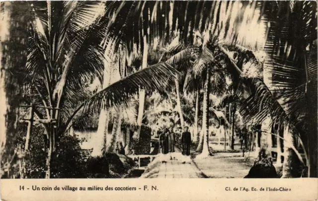 CPA AK Un coin de village au milieu des coctiers VIETNAM-INDOCHINA (762356)