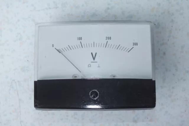 Einbau-Voltmeter, 300 Volt DC, 8,5 x 6,5 cm, Einbau-DM 45 mm