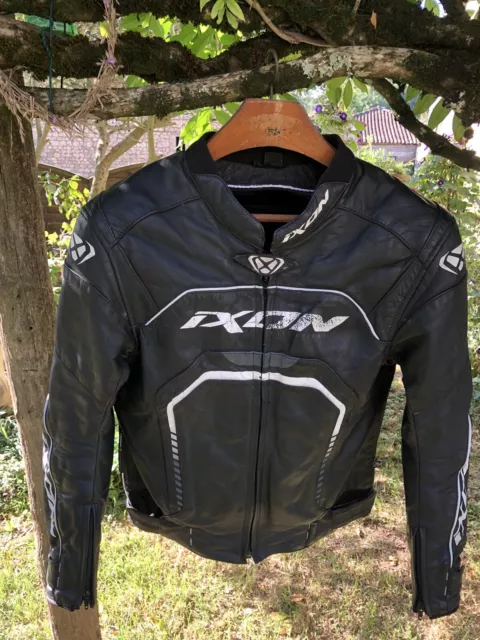 blouson moto En Cuir De Protection  De Marque Ixon + doublure hiver Taille M