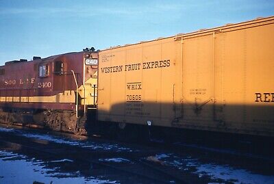 T: Orig Slide SOO LINE GP9 #2400+WHIX Western Fruit Express Boxcar - Minneapolis