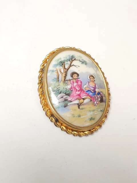 ANCIEN BROCHE bijou en porcelaine de Limoges et laiton , Marquée