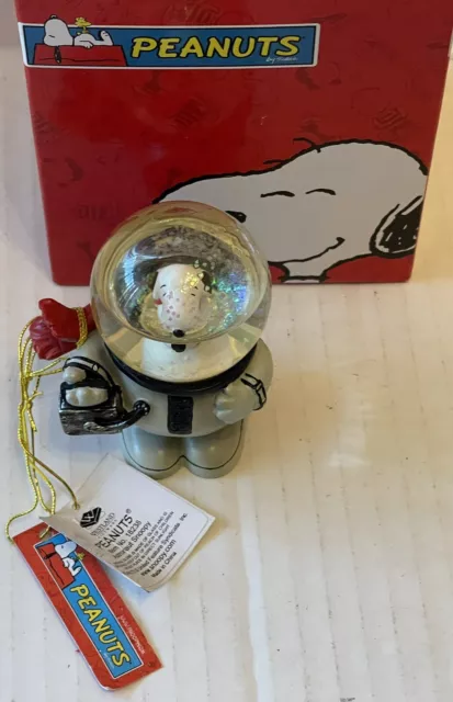 Westland Giftware Water Globe Silver Suit Peanuts Snoopy Astronaut 3.3" (84mm)