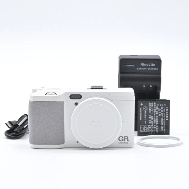 RICOH GR DIGITAL IV ホワイト リコー、1万台限定の「GR DIGITAL IV ホワイトエディション