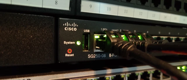 Cisco SG250-08HP - 8 Ports Fully Managed Ethernet Switch + Rack Mount Cisco SG250-08HP - 8 Ports Fully Managed Ethernet Switch + Rack Mount