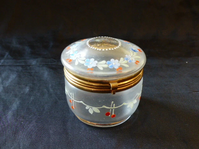 Lot - ORIVIT Boîte circulaire en verre dépoli, décor émaillé polychrome
