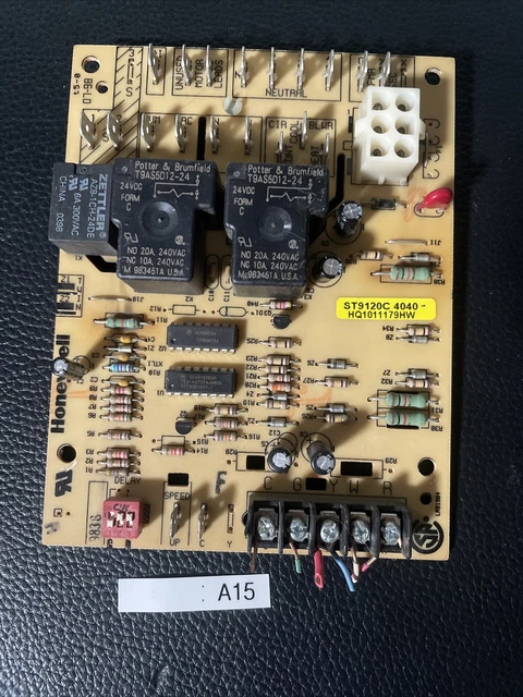 Honeywell ST9120C4040 Furnace Control Circuit Board HQ1011179HW
