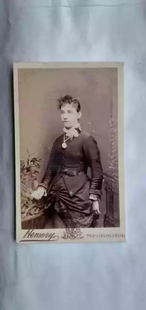 Antique cabinet card CDV real photo a nice woman from London 1880s Hemery Damp