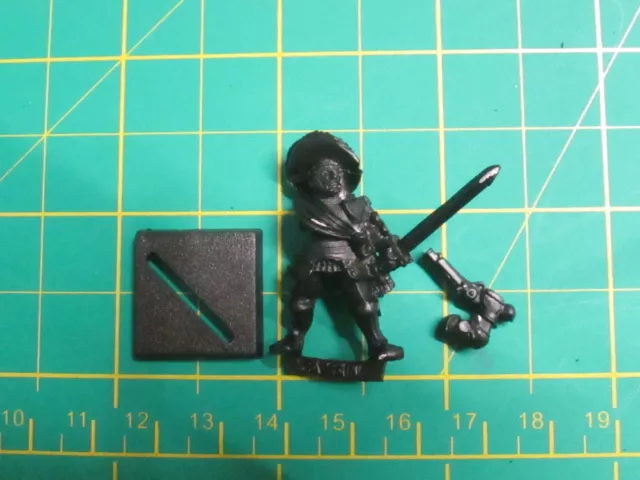 mordheim reiklander captain sword and pistol warhammer fantasy  metal