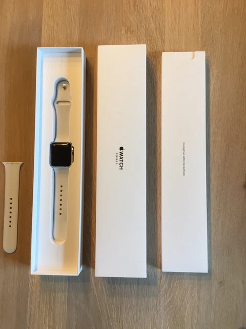 Apple Watch Series 3 38mm Silber Aluminium Gehäuse Weiß Sport Armband...