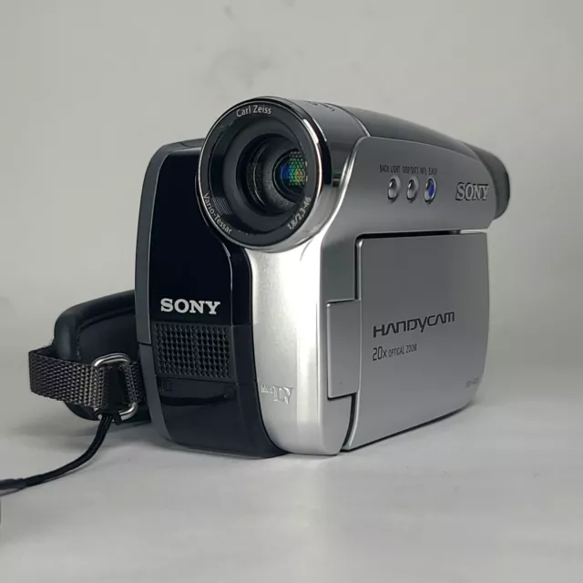 Sony DCR-HC23E PAL MiniDV Handycam camcorder with 2.5" LCD + Case Excellent