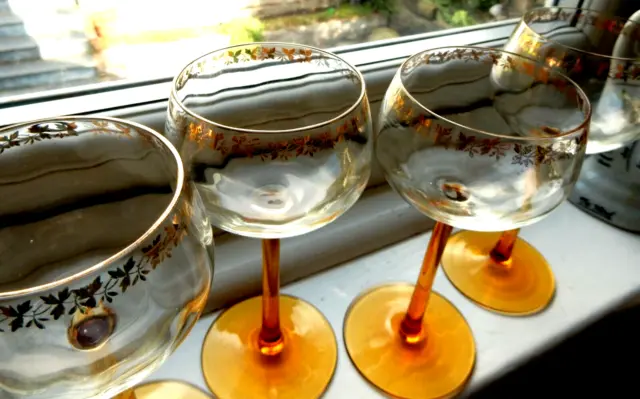 MID CENTURY 4 Wine Glasses Gold Gilt Florals 6 6/8" 150ml EXCELLENT CON