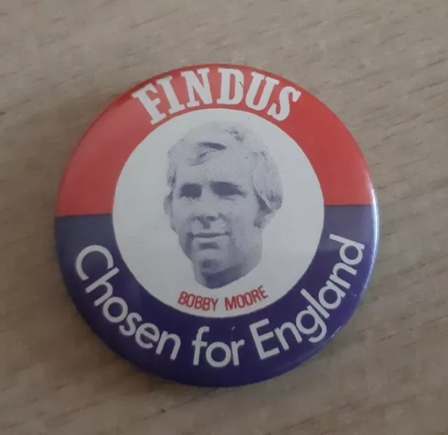 Vintage Findus Chosen For England Badge Bobby Moore