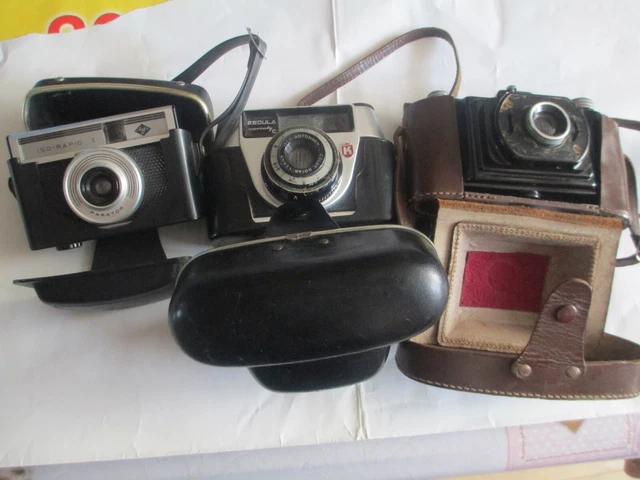 lot de 3 anciens appareils photo "Lumière ,Kodak et agfa" en bon état général