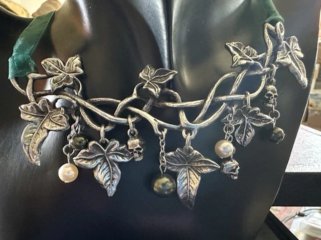 AlchemyGothic　P437 Pavoninia ALCHEMY GOTHIC 'POISON Ivy' Necklace Leaves Skulls & Faux Pearls