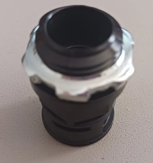 Liquatite CF-10. 3/8" STR Conduit Fitting w/lock nuts. NEW. (25pk) Ships Free