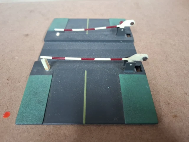 JOUEF RÉF 677 Passage à niveau HO 1:87 réf 880 £2.99 - PicClick UK