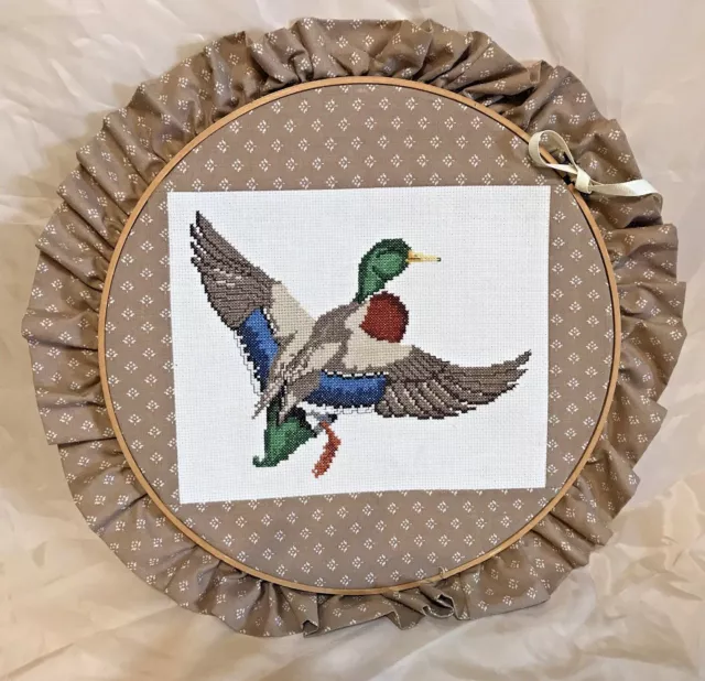 Pato mallard con punto de cruz redondo aro de madera colgante de pared decorativo
