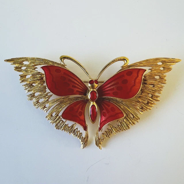 Broche Vintage Nœud Papillon – Métal Doré Et Strass Rouge – Années Folles ?