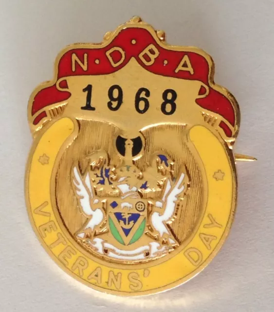 NDBA Veterans Day 1968 Bowling Club Badge Pin Vintage Lawn Bowls (L33)