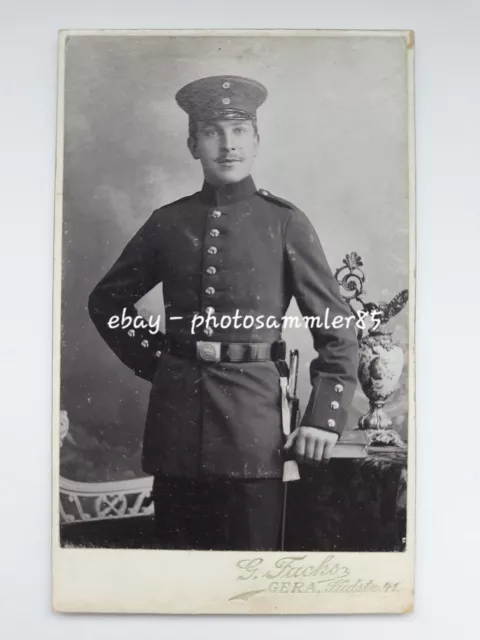 Gera schönes CdV Portrait stehender Soldat Offizier Kulisse Vase Foto Fuchs