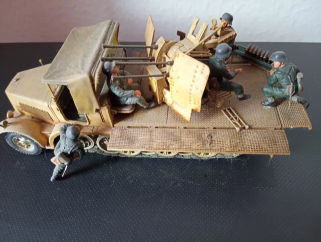 Sd. Kfz 7/1 Halbkettenfahrzeug mit 2cm Flakvierling Wehrmacht 1:35 top gebaut