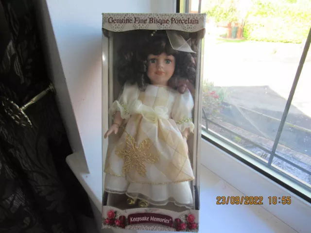 VINTAGE KEEPSAKE MEMORIES porcelain Doll 12