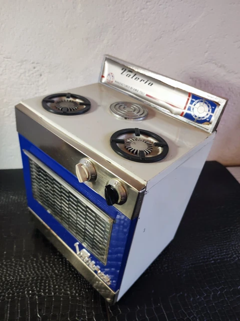Lot De Jouets Anciens En Tôle – Dînette, Cuisinière, Train, Bilboquet – Occasion