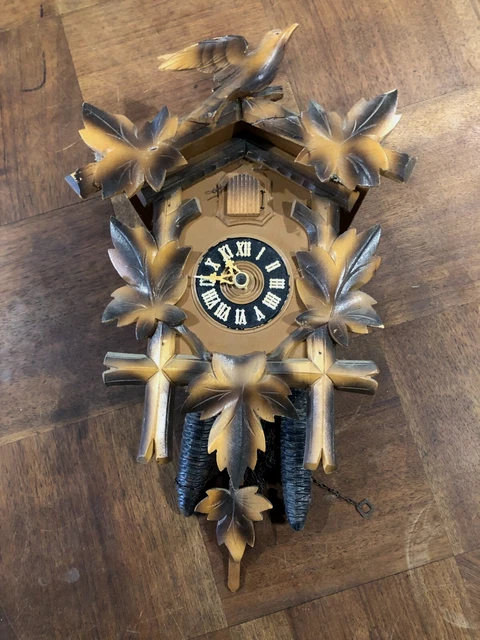 Rare coucou à poser pendule foret noire XIXème siècle décor de chamois horloge - Antiquités